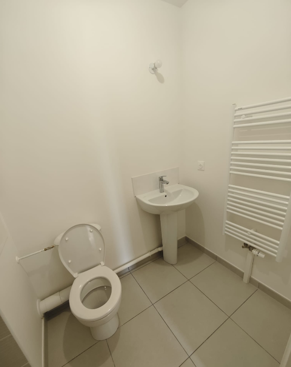 Avant — salle de bain clés en main